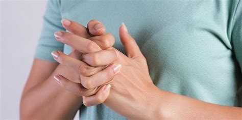 Why Do People Crack Their Knuckles The Real Reason Youre Addicted To