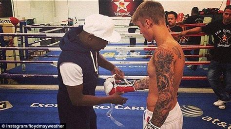 Floyd Mayweather And Justin Bieber Take To The Ring For Boxing Training