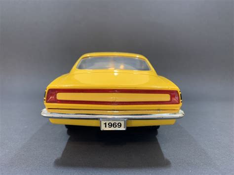 Plymouth Barracuda Iz 1969 Yat Ming Road Legends 118 Vintage Model