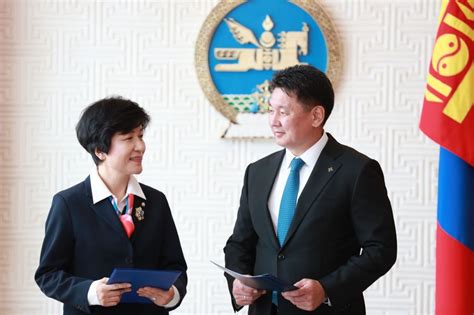 Член парламента Южной Кореи Ким Ен Жу награждена орденом Полярная звезда