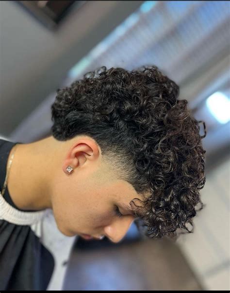 Pin By Ivannn On Hair Cuts Curly Hair Fade Low Fade Curly Hair