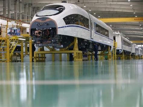 China Unveils World S Fastest High Speed Train Model To Travel At 450