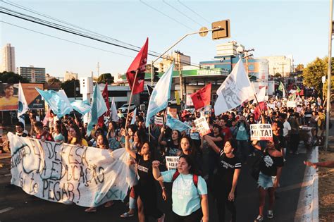 Milhares Vão às Ruas Em Todos Os Estados Em Defesa Da Política