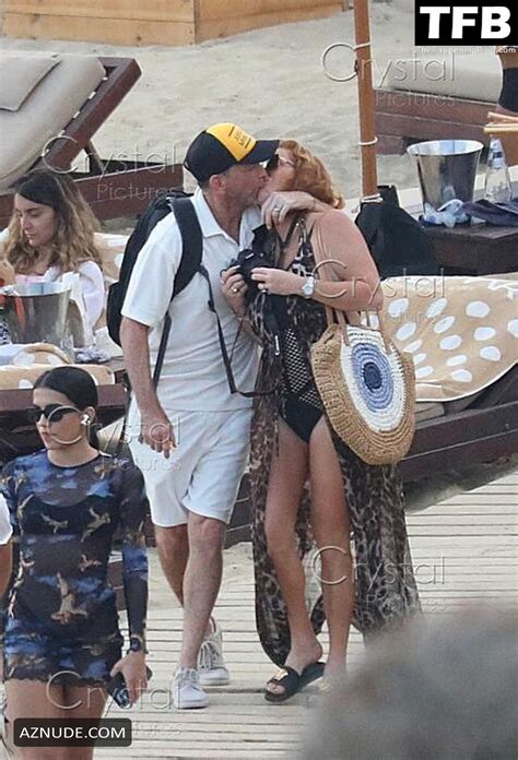 Bella Thorne Sexy Seen Flaunting Her Hot Figure On A Boat In Greece Aznude