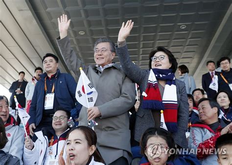 文在寅现场观看平昌冬残奥会比赛 为选手欢呼加油【组图】【3】 韩国频道 人民网