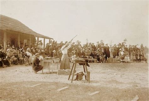 Sharpshooter Extraordinaire Annie Oakley A Real Wild West Woman The Vintage News