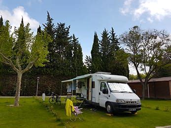 Camping Saint Tienne Du Gr S Camping Porte Des Alpilles St Tienne