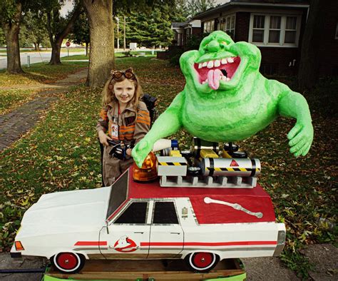 Awesome Ghostbuster With Proton Pack Slimer Ecto 1 And Ghost Trap Bag 4 Steps With