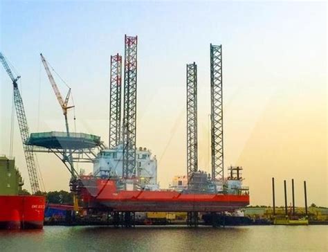 M Dp Pax Ts Crane Jack Up Ship For Charter