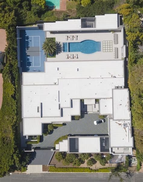 Kylie Jenner Holmby Home Exterior In Kylie Jenner House Jenner