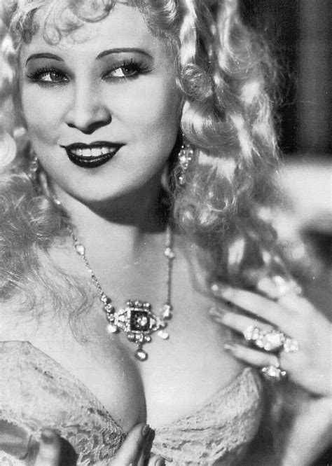 Mae West For She Done Him Wrong 1933 Mae West Celebrity Photos Golden Age Of Hollywood