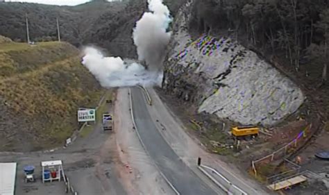 Explosão de dinamite na BR 116 veja vídeo