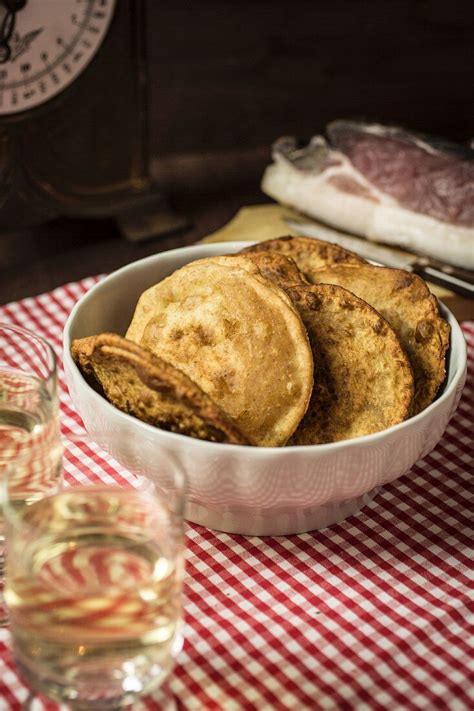 S Dtiroler Tirteln Frittierte Gef Llte Bild Kaufen