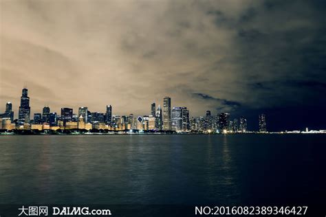 夜晚水边的芝加哥建筑摄影高清图片大图网图片素材