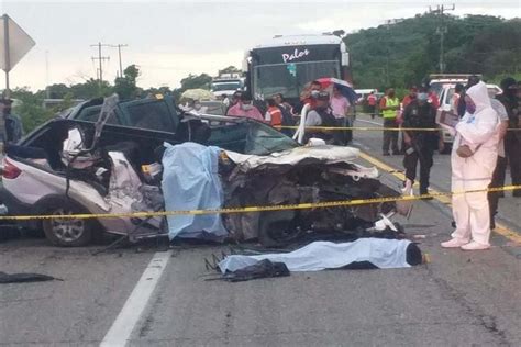 Accidente Deja 9 Muertos En Carretera Zihuatanejo Acapulco