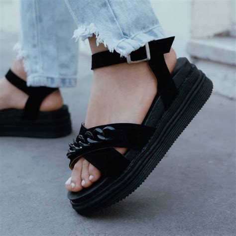 Sandalias Negras Cruzadas Atelier Yuwa Ciao Jp