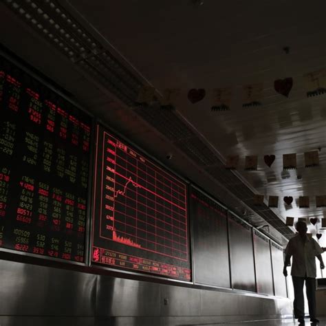 China And Hong Kong Stocks Fall As Us Set To Slap Us200 Billion In