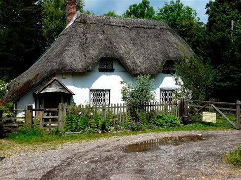 20 Gorgeous English Thatched Cottages