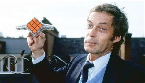 Erno Rubik El Profesor Que Cre Un Cubo Para Ense Ar Arquitectura Que