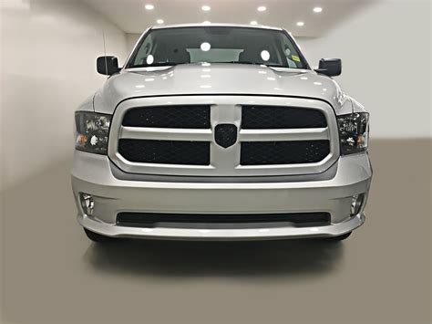 New 2019 Ram 1500 Classic Express Blackout Crew Cab Back Up Camera Crew Cab Pickup Near Moose