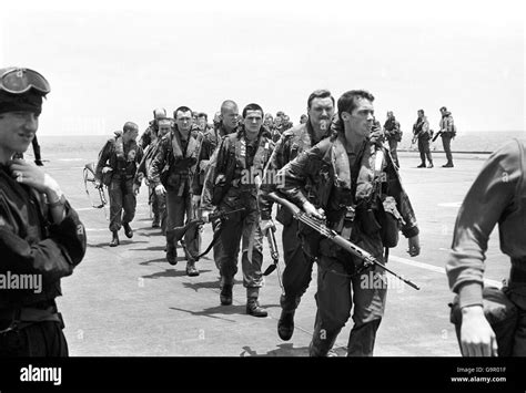 Crew On Board Hms Hermes During The Falklands Crisis Hi Res Stock