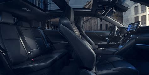 2021 Toyota Venza Interior Features & Dimensions | Seating, Cargo Space