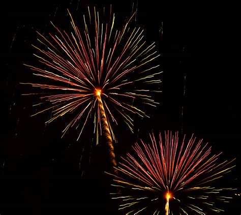 Asisbiz New Year 2011 Fireworks Makati Philippines 088