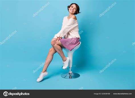 Photo Portrait Full Body View Of Gorgeous Woman Sitting On Bar Stool