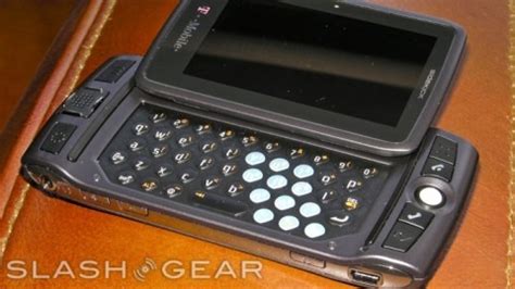 T-Mobile Sidekick LX 2009 On Sale: $250 - SlashGear