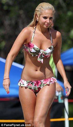 Tulisa Proves She S Still The Sexiest Woman In The World As She Shows Off Her Bikini Body