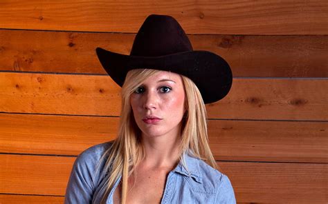 Cowgirl Hayden Hawkens Model Cowgirl Hat Blonde HD Wallpaper