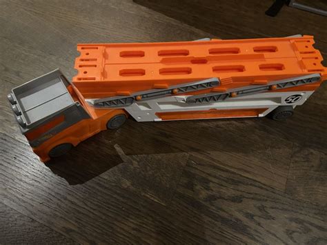 Hot Wheels Lastwagen Platz F R Autos Und Autos Dazu Kaufen Auf Ricardo