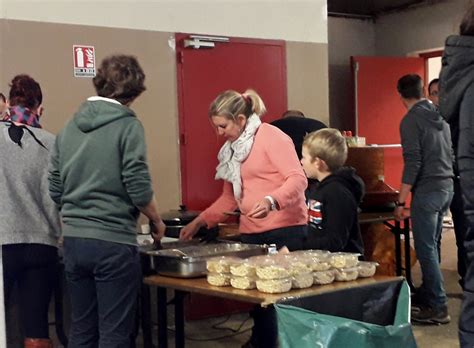 Pressins Braderie Et Diots Du Sou Des Coles Sous Les Frimas De Lautomne