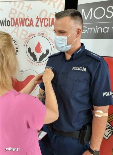 Wolborscy policjanci wyróżnieni odznaką Zasłużony Honorowy Dawca Krwi