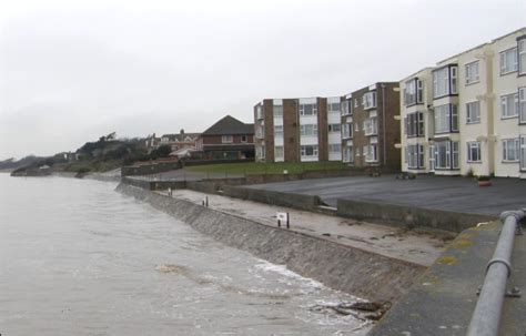 Calm Weather Helps High Spring Tides Pass Without Any Incident