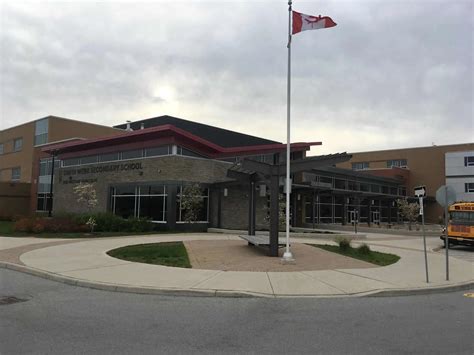 Oakville Teenager Arrested After Student Threatened With Knife At High