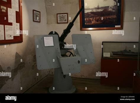 20mm oerlikon hi-res stock photography and images - Alamy