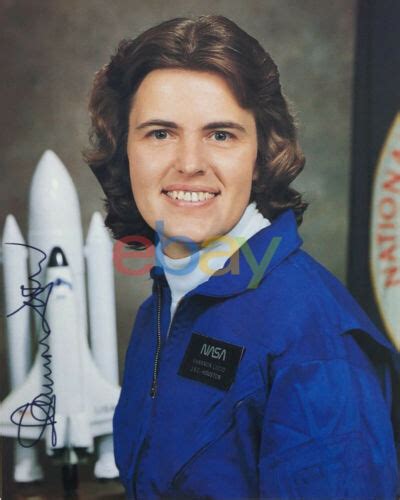 8 X 10 Photograph Signed Autographed NASA Astronaut Shannon Lucid