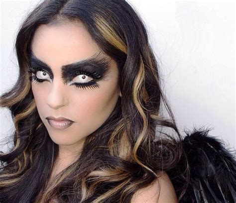 20 Angel Halloween Makeup Ideas To Try This Halloween Flawssy Angel Makeup Angel Halloween