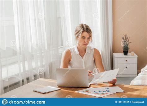 Image Of Young Cheery Happy Positive Cute Beautiful Business Woman Sit