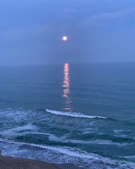 Calming Landscape Painting Artists Night Sky Moon Ocean Pictures