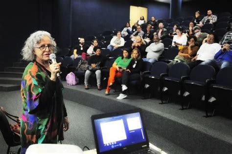 Roda de conversa sobre saúde mental encerra atividades da Semana da