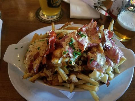 Leopolds Tavern Regina Og Menu In Regina Saskatchewan Canada