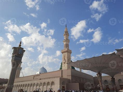 Beautiful Daytime View Of Prophet S Mosque Masjid Al Nabawi Medina