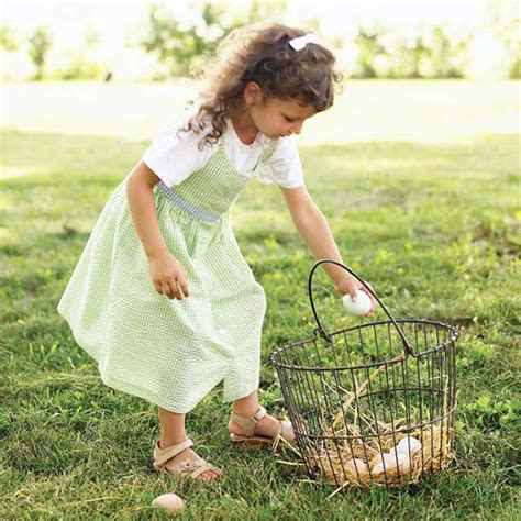 How To Organize An Easter Egg Hunt In Four Easy Steps