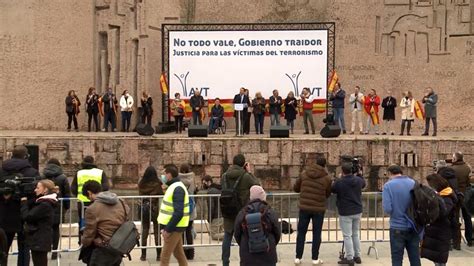 Dirigentes de PP Vox y Ciudadanos apoyan la manifestación de AVT y