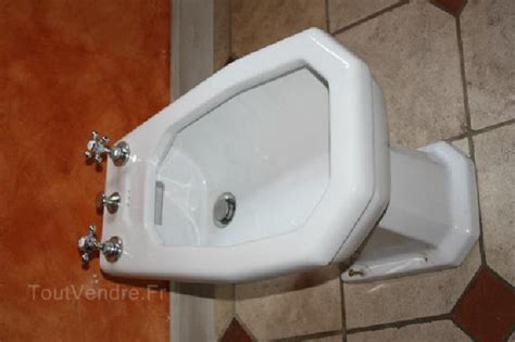 Bidet Ancien Avec Robinetterie Saint V Rand Autre Maison