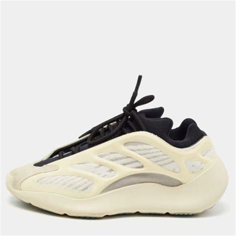 Yeezy X Adidas Creamgrey Fabric And Rubber 700 V3 Azael Low Top