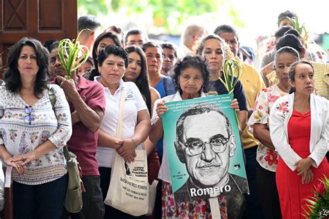 Salvadore Os Piden Justicia Por Monse Or Romero A A Os De Su