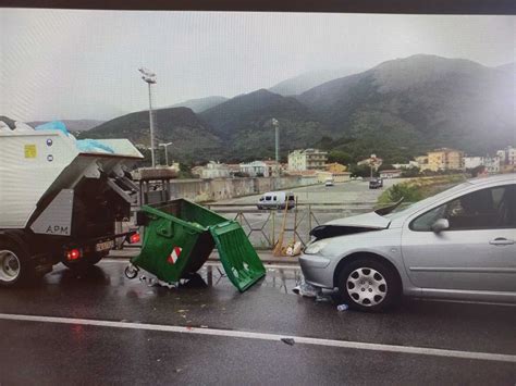 Incidente A Sapri Auto Contro Furgone Dei Rifiuti Un Ferito InfoCilento